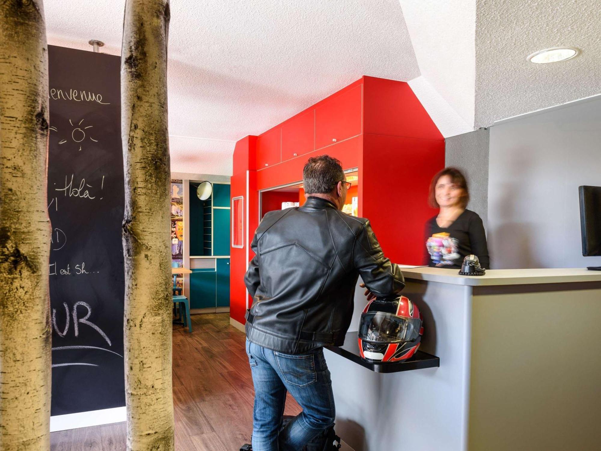 Hotelf1 Nimes Ouest Экстерьер фото