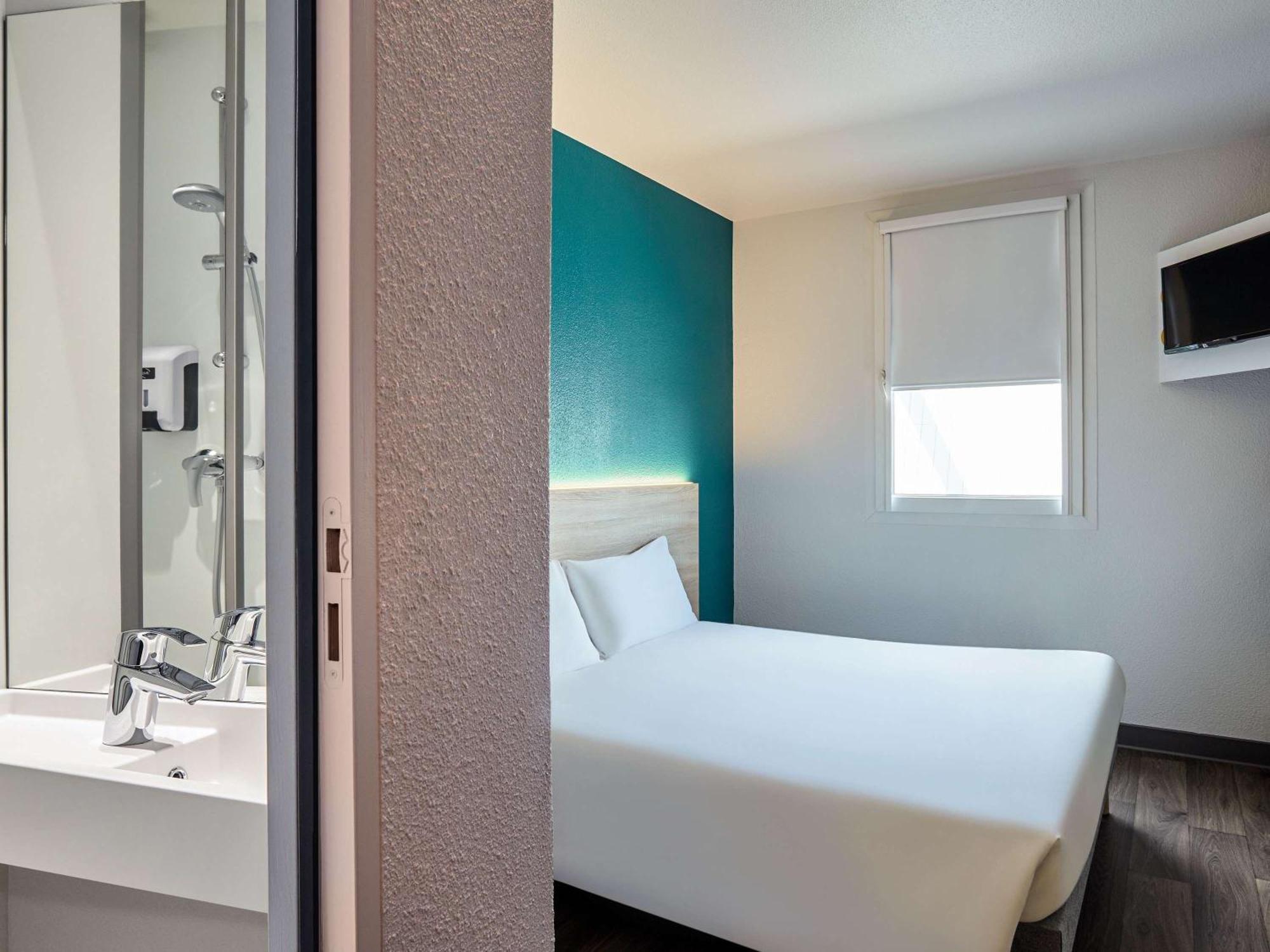 Hotelf1 Nimes Ouest Экстерьер фото
