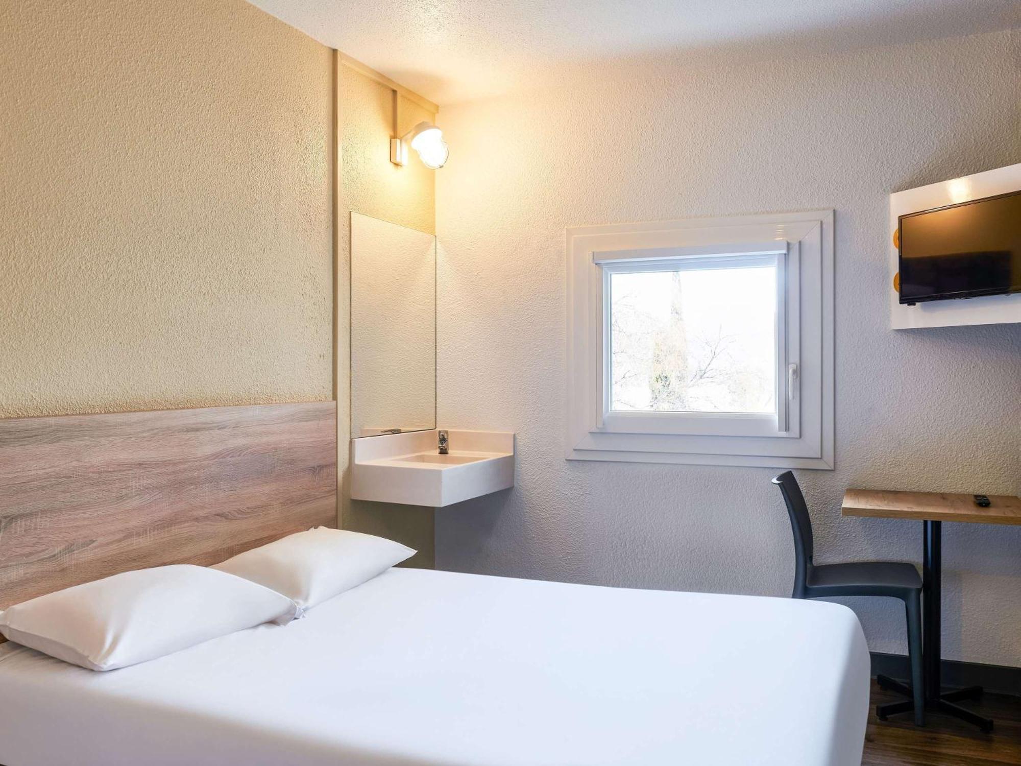 Hotelf1 Nimes Ouest Экстерьер фото